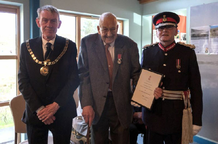 Bill Lawson of Co Leis Thu with Lord Lieutenant, Iain MacAulay, and Comhairle convenor Kenny Macleod Bill Lawson of Co Leis Thu with Lord Lieutenant, Iain MacAulay, and Comhairle convenor Kenny Macleod